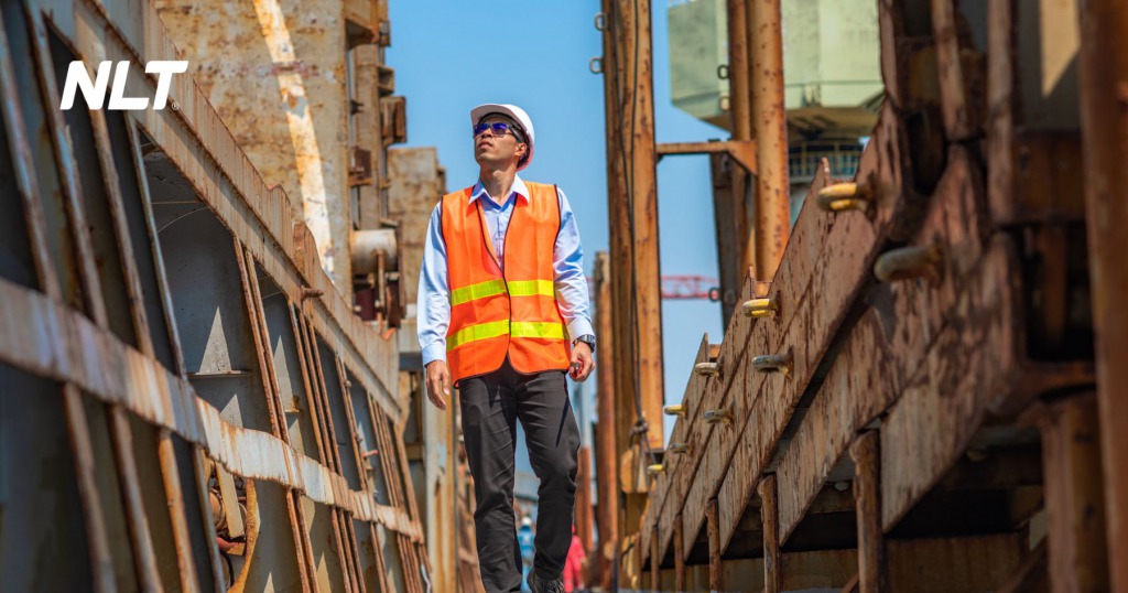 Người được phép kiểm định lỗi phao báo hiệu