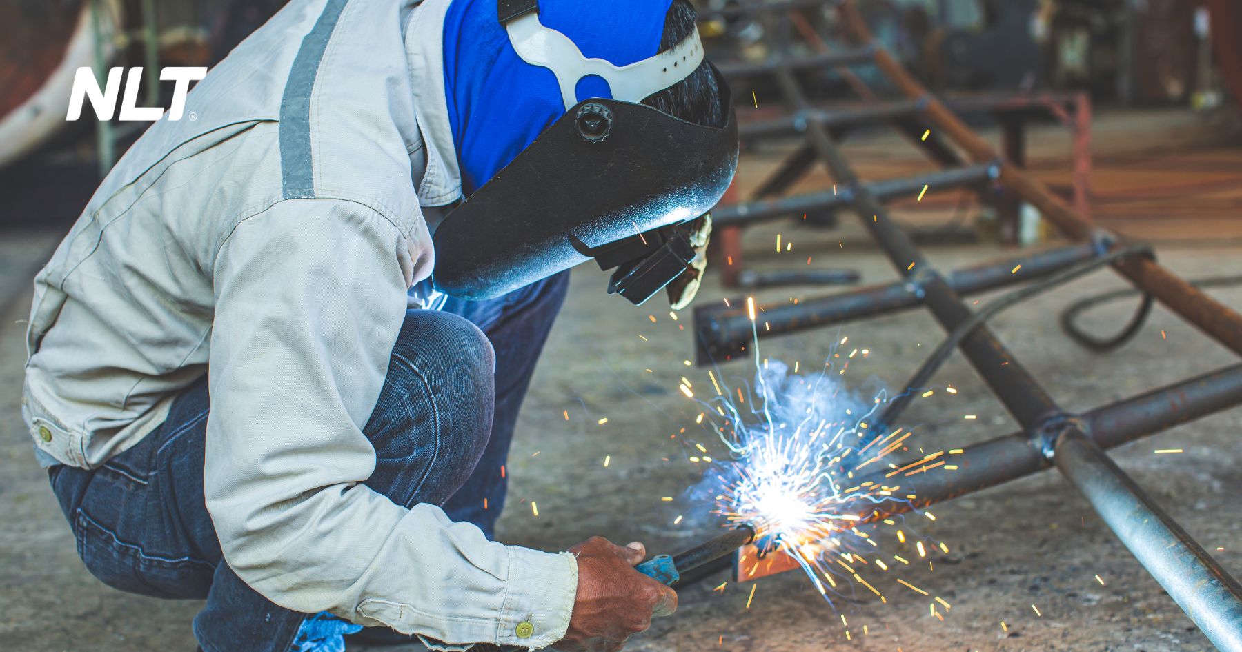 Tiêu chuẩn vật liệu trong sản xuất phao báo hiệu