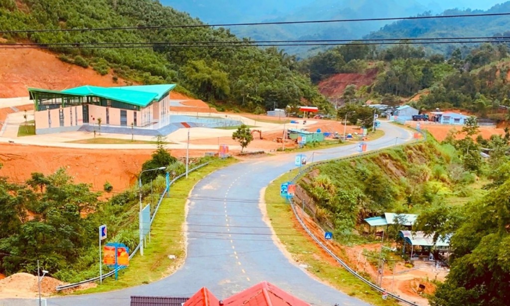 Thi công lắp dựng trọn gói hệ thống chiếu sáng NLMT tuyến Long Túc - Trà Nam ảnh 3