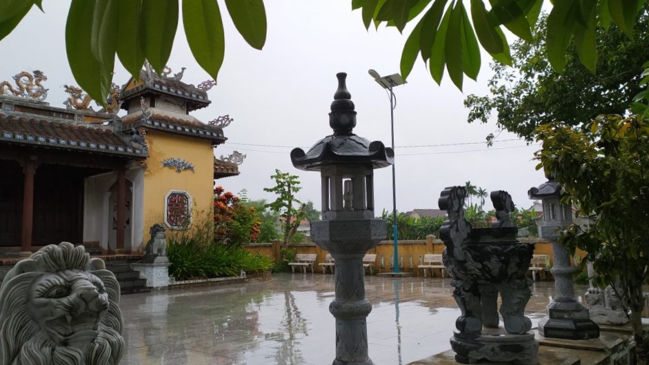 Thi công lắp đặt trọn gói hệ thống chiếu sáng NLMT nhà thờ tộc Nguyễn làng Hương Quế ảnh 1