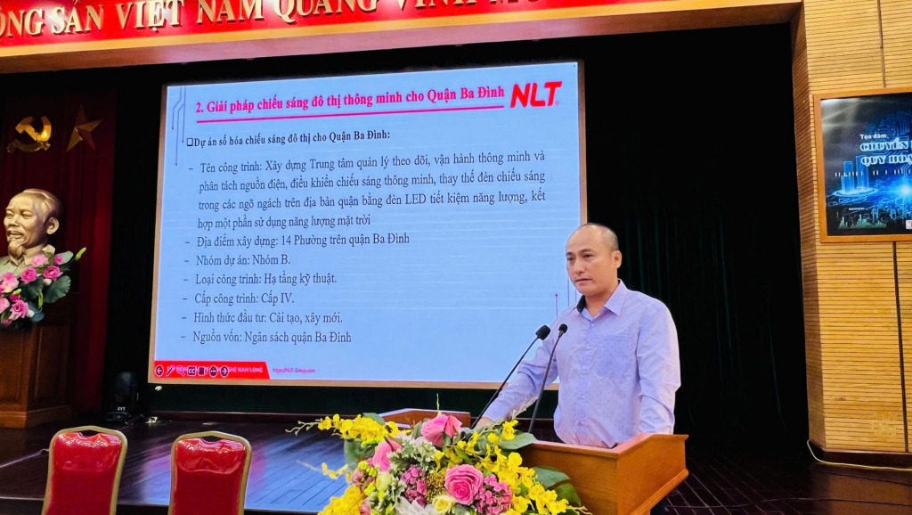 TS. Bùi Hữu Phú, Chủ tịch Tập đoàn Nam Long, trình bày tham luận tại phiên làm việc