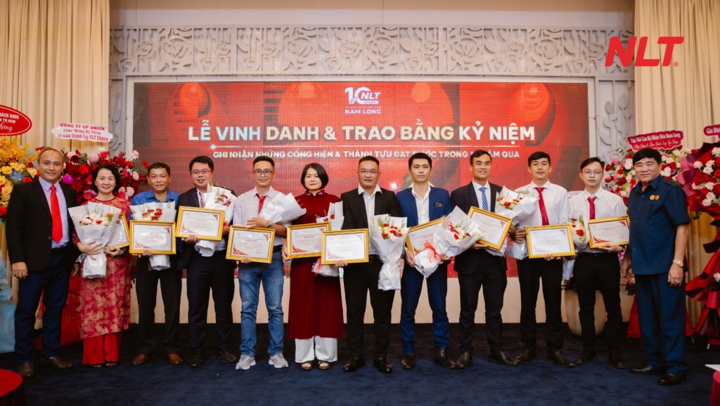 nlt ghi nhan nhung dong gop va cong hien cua toan bo can bo nhan vien trong suot 10 nam qua