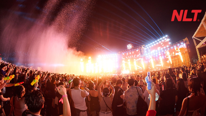 Khán giả Waterbomb 2025 hòa mình vào màn pháo nước và ánh sáng EDM rực rỡ