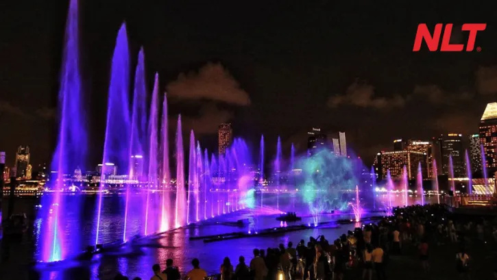 Màn trình diễn nhạc nước kết hợp ánh sáng và chuyển động vòi phun theo concept