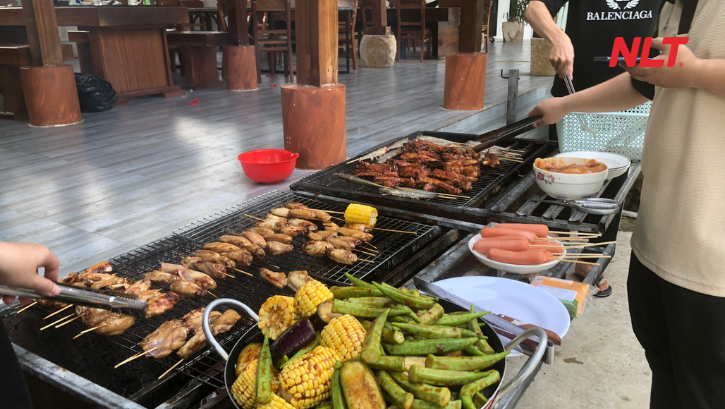 Một hoạt động nhỏ nhưng mang lại tinh thần tập thể lớn cùng nhau chuẩn bị và thưởng thức bữa tối ấm áp