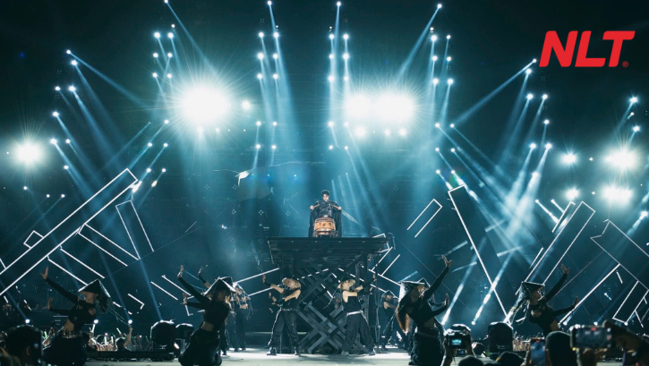 Ánh sáng sân khấu tạo không gian và cảm xúc cho buổi biểu diễn