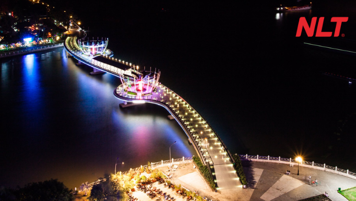 Cầu bộ hành ưu tiên ánh sáng an toàn, liên tục và hài hòa với cảnh quan xung quanh