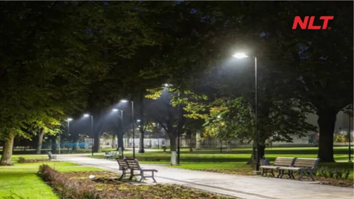 Chiếu sáng công viên thông minh với đèn LED và điều khiển tập trung