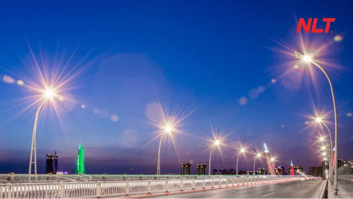 Đèn LED với thiết kế quang học chuẩn giúp chiếu sáng đồng đều và hạn chế chói lóa