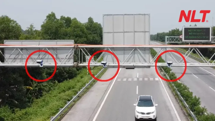 Hệ thống giao thông thông minh thu thập dữ liệu thời gian thực bằng camera và cảm biến