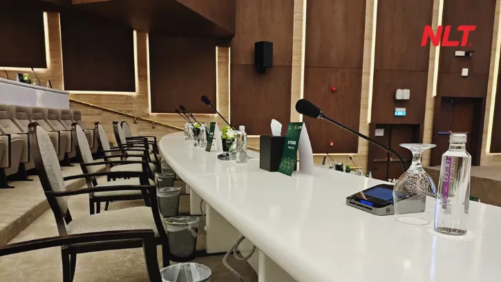 Không gian hội nghị được thiết kế theo tiêu chuẩn quốc tế, cho phép vận hành linh hoạt và duy trì trải nghiệm nhất quán trong nhiều kịch bản sử dụng