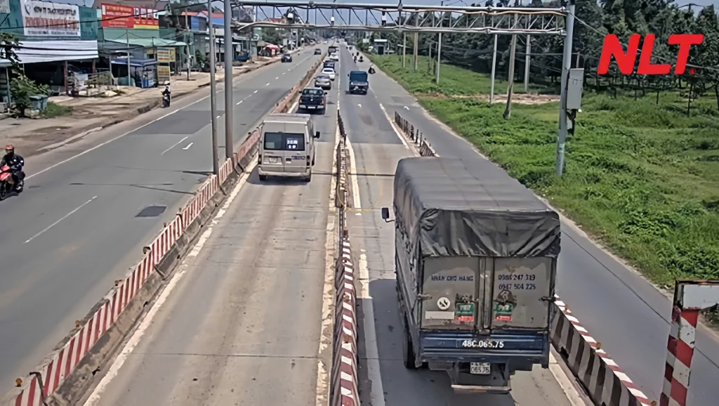 Làn cân động trên quốc lộ dùng giám sát tải trọng xe tải theo thời gian thực