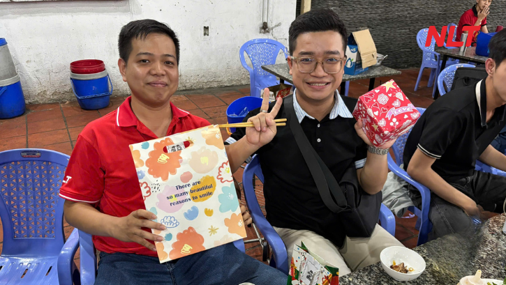 Những lời chúc Giáng sinh được gửi trao giữa các thành viên, góp phần lan tỏa cảm xúc ấm áp và tinh thần gắn kết của tập thể