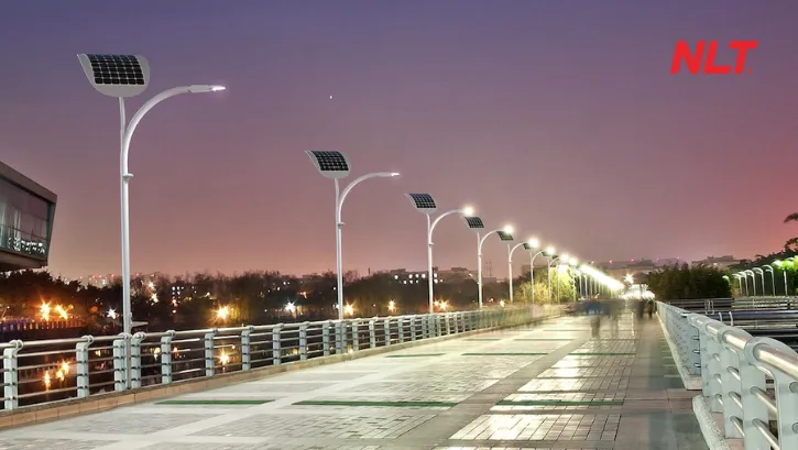 Chiếu sáng bằng đèn năng lượng mặt trời giúp lắp đặt nhanh và giảm chi phí vận hành