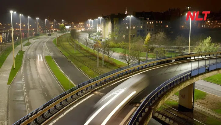 Chiếu sáng đèn đường thông minh vận hành theo dữ liệu giúp kiểm soát theo tuyến rõ ràng hơn