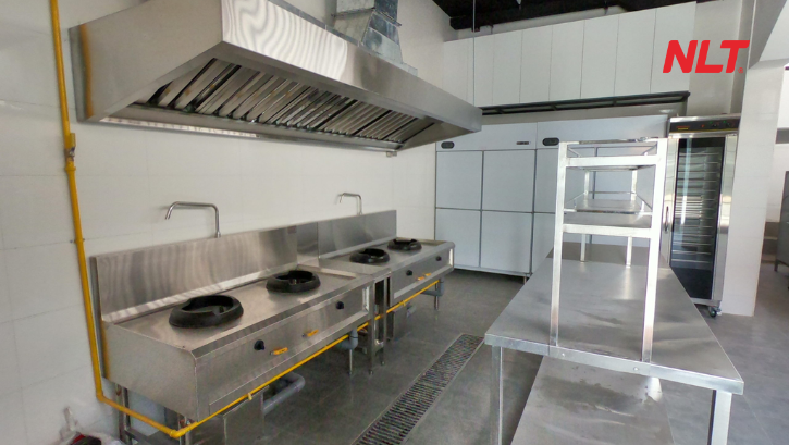 Không gian bếp công nghiệp là khu vực nên lắp đặt hệ thống smart gas ngay từ giai đoạn thiết kế