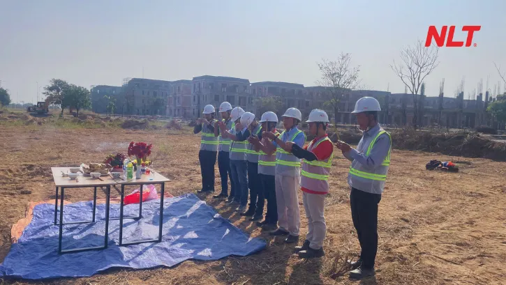 Project management team attending the groundbreaking ceremony for the 33 villas at Aqua City, Dong Nai