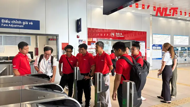 doi ngu nlt group khao sat hien truong tai metro ho chi minh 2